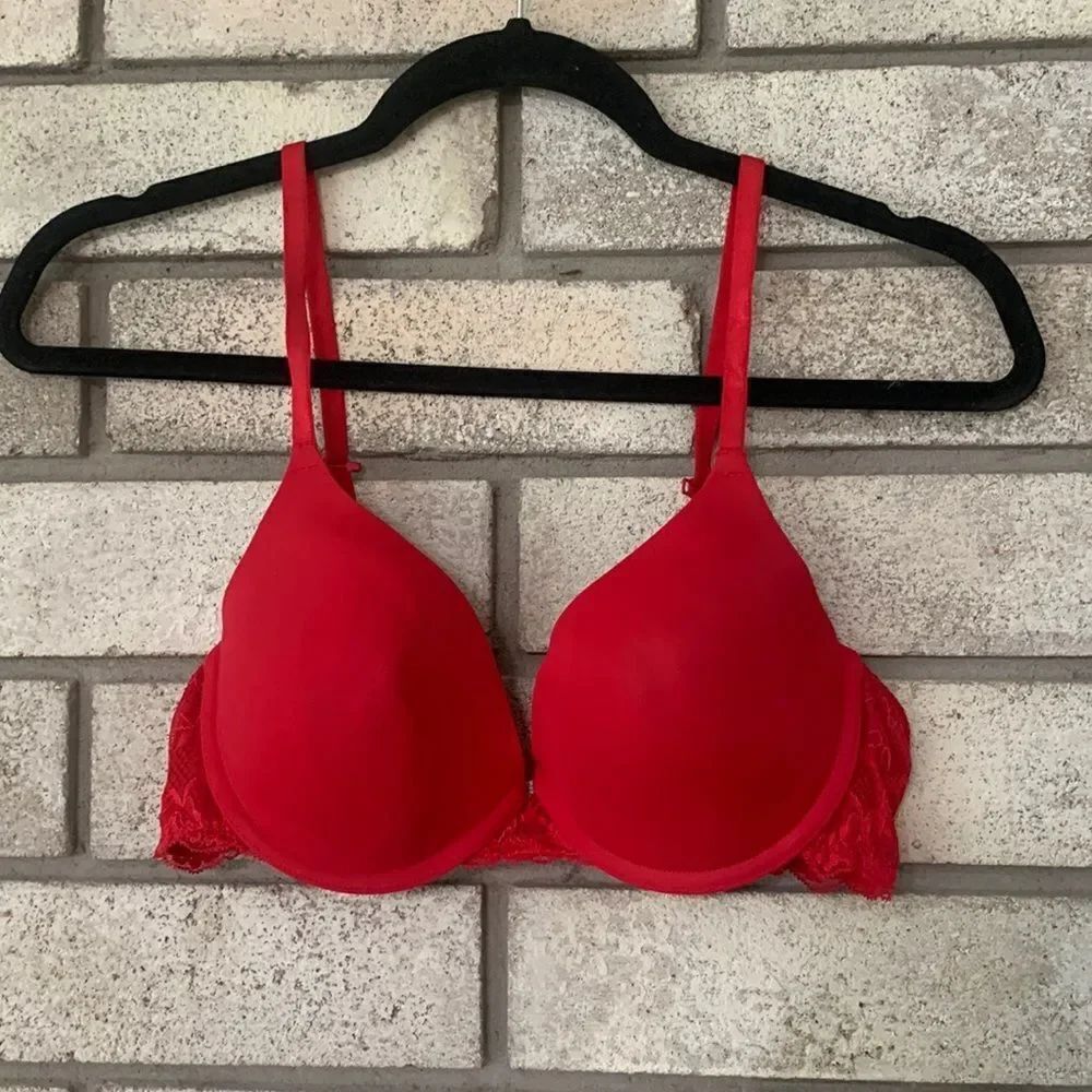 3for$20 bra has underwire 34C